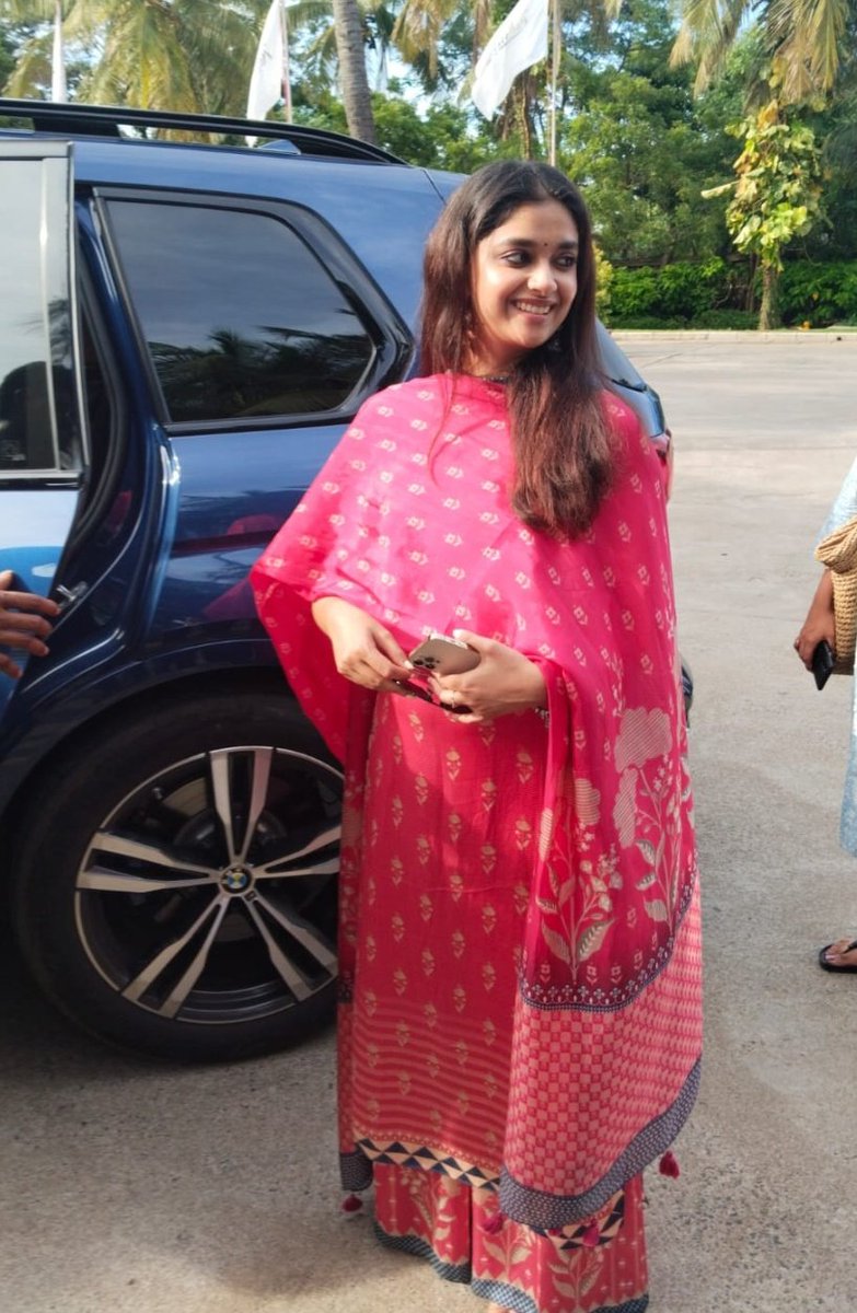 susikeerthy1's tweet photo. Whenever I'm down ur always being there to make some smile in my heart 🤗❤ your means more to me @KeerthyOfficial akka 😘 thanks 😇
#KeerthySuresh #NewYear2023 #MyClickz 😌 https://t.co/asaLsi8lht