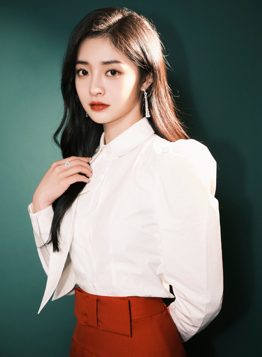 FOR_ZJQ's tweet photo. 221231 #ZhouJieqiong Weibo/Studio 更新

Jieqiong for CCTV’s New Years Met Gala.

#周洁琼 #주결경 #kyulkyung #ギョルギョン https://t.co/6Ea33RQwim