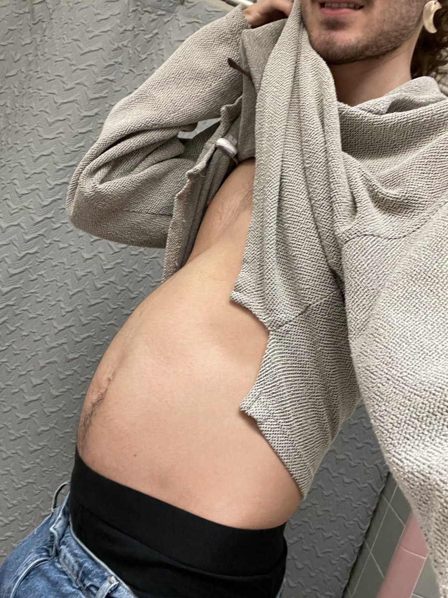 fatboysgainer's tweet photo. I need to get fat asap it feels so good to stuff myself all the time #gainer #feedee #belly #fatkink #growme #makemefat #feederism https://t.co/NE5Z2QApXH