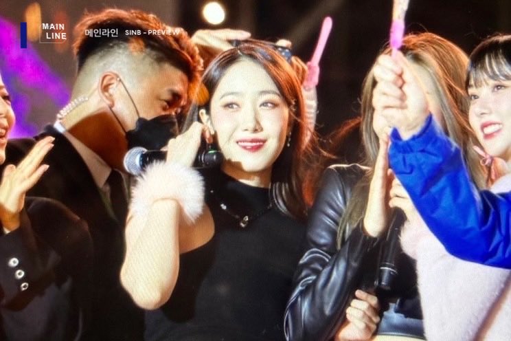 mainlineyubi's tweet photo. 221231 대만 비비지 신비 프리뷰

새로운 한 해도 행복해야해 우리 은비🖤

#비비지 #신비 #황은비 @VIVIZ_official https://t.co/Uy9IWLYZzu