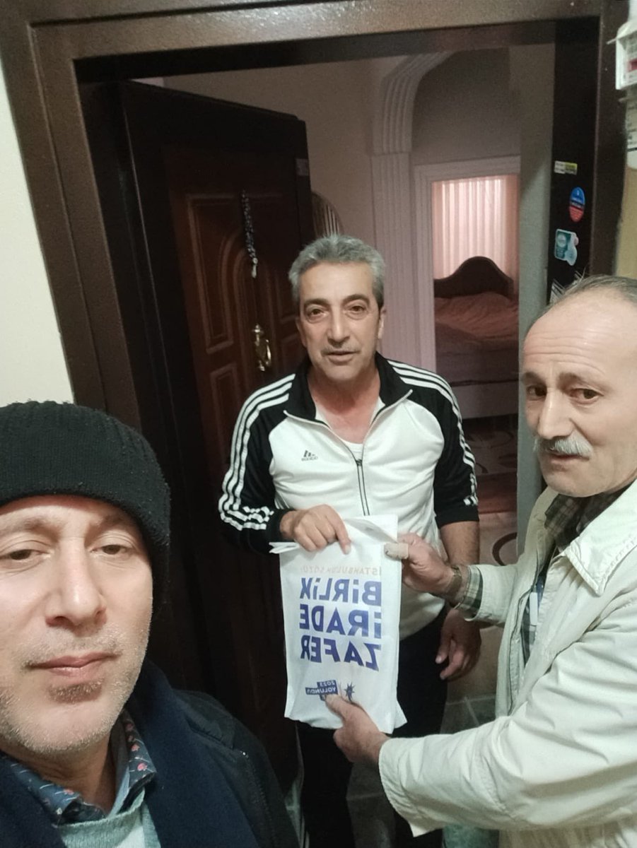 AKBahcelievler's tweet photo. 2023 yolunda, "BİRİZ" diyerek komşularımızı ziyaret etmeye devam ediyoruz.

Cumhuriyet Mahallemiz sahada. 

Bahçelievler'de girilmedik sokak, çalınmadık kapı, sıkılmadık el bırakmayacağız.

#2023YolundaBiriz
#BirlikİradeZafer https://t.co/F8mlg5DiZx