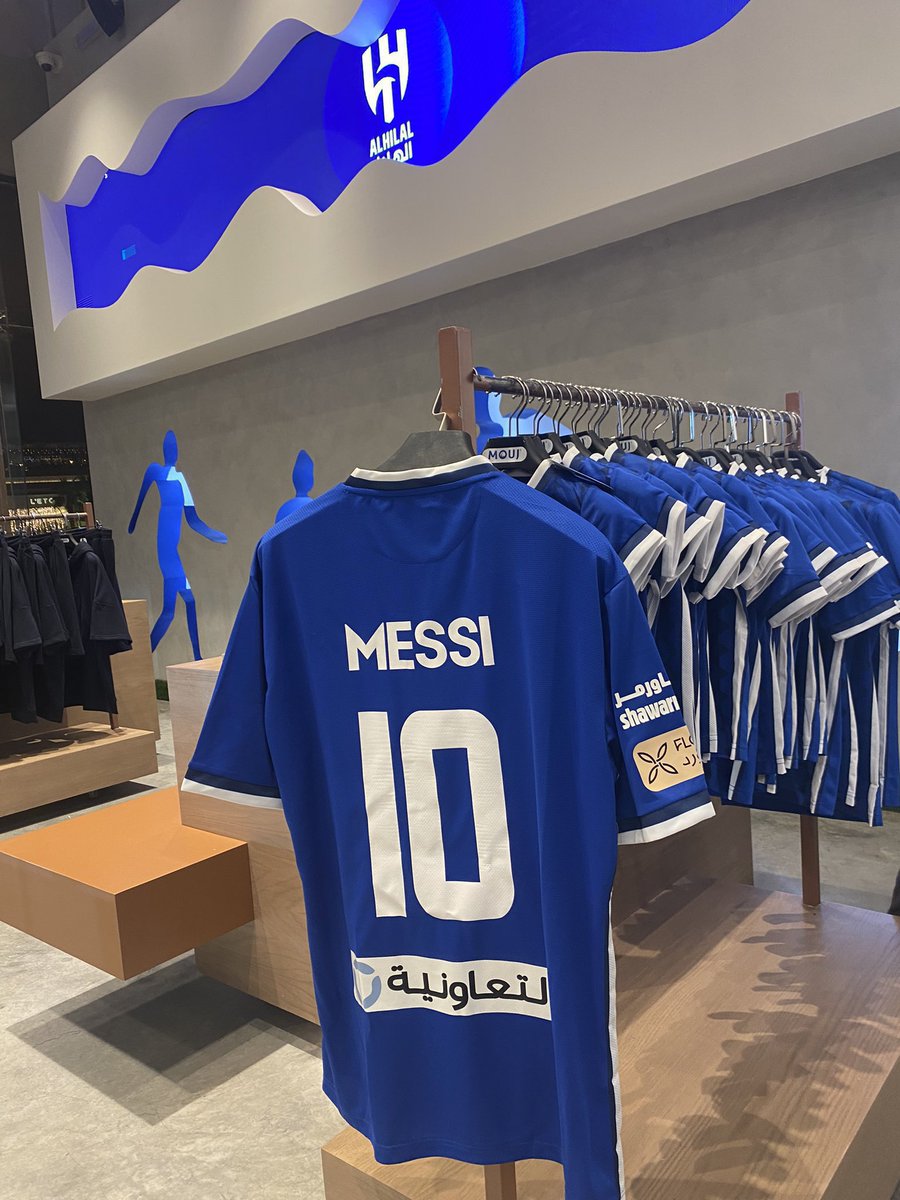 gorgeous4ew's tweet photo. تيشيرت ميسي متواجد في متجر الهلال 😅! https://t.co/X8d4ty5W0X