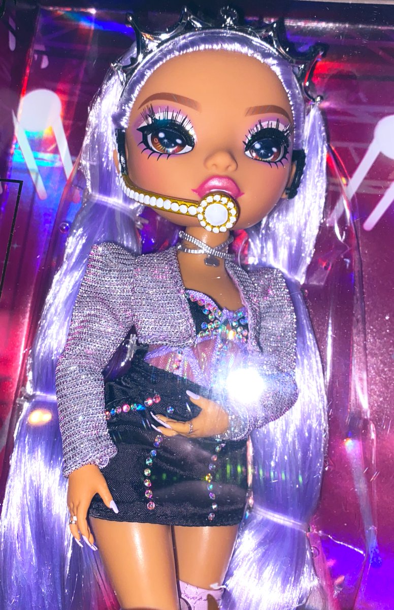 OolaFanForever's tweet photo. My last official 2022 Christmas gifts have arrived: #RainbowHigh’s #TiaraSong doll from the K-pop band #RoyalThree winners of #RainbowVision &amp; #Dusty from the #GIJoeClassifiedSeries line; courtesy of my brother’s family &amp; my nephew. #HappyNewYear!!#YoJoe!! 
❤️🎄❤️ https://t.co/QxdQ8xAcdY