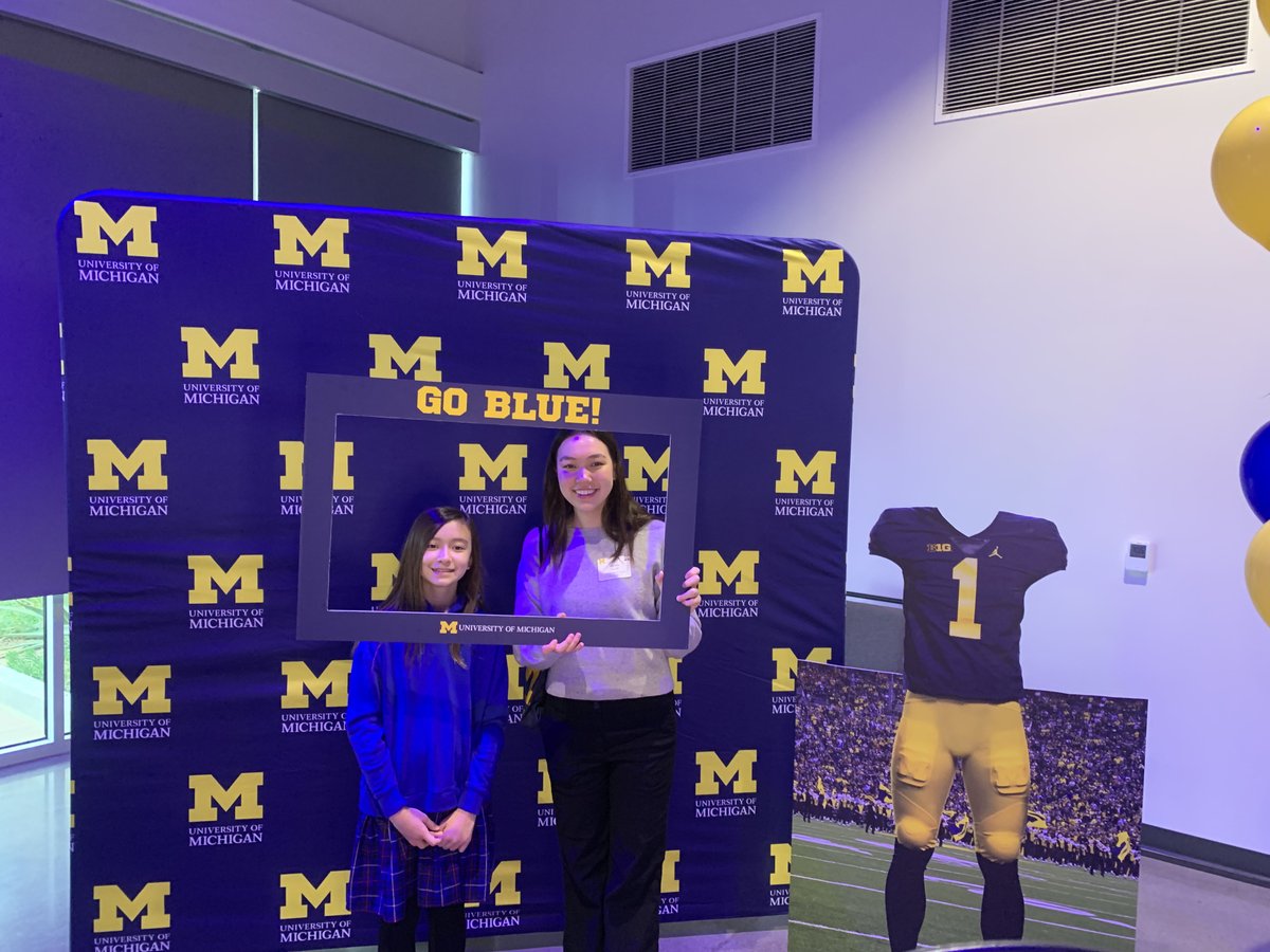 UMichAdmissions's tweet image. 🏈 U-M representing at #FiestaBowl festivities this week ahead of the #CollegeFootballPlayoff, including the welcome event and our Maize &amp;amp; Blue Kickoff! #GoBlue

More photos: myumi.ch/Ek1MJ