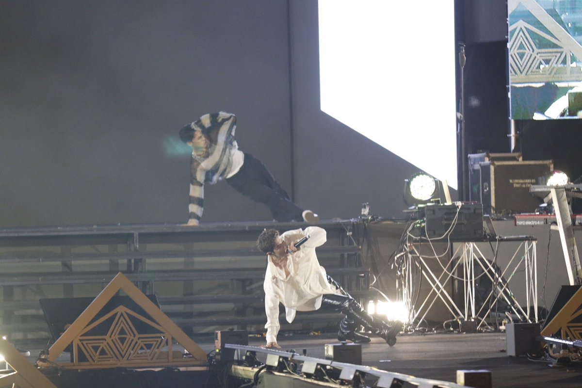 ภาพบรรยากาศมินิคอนเสิร์ต First Solo ครั้งแรกในเมืองไทยของ Mark Tuan ในงาน Amazing Thailand Countdown 2023

#ICONSIAM #ICONSIAMXMarkTuan #AmazingThailandwithMarkTuan #AmazingThailandCountdown2023 #Countdown2023 #MarkTuan #มาร์คต้วน