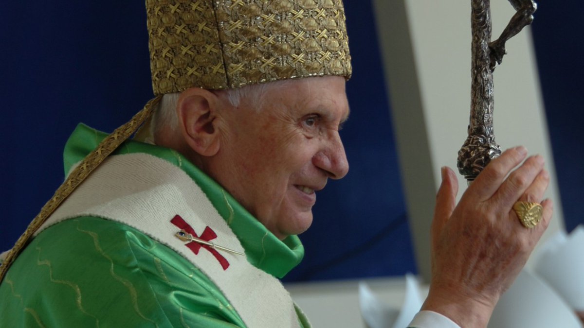 VaticanNews's tweet photo. Gentleness of soul and deep humility shone out right from the beginning of the late Pope Emeritus Benedict XVI’s Petrine ministry

He guided the Barque of Peter out of a humble but firm love for the Church, in calm and stormy waters toward the secure port of faith in Jesus Christ https://t.co/j8hTq383pV