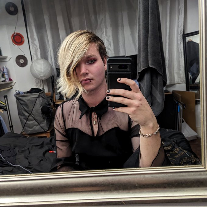 Scree #femboyfriday how about #femboyNewYear lol https://t.co/67u57zEfOG<a href="/tag/femboyfriday"class="tags">#femboyfriday</a><a href="/tag/femboynewyear"class="tags">#femboyNewYear</a>