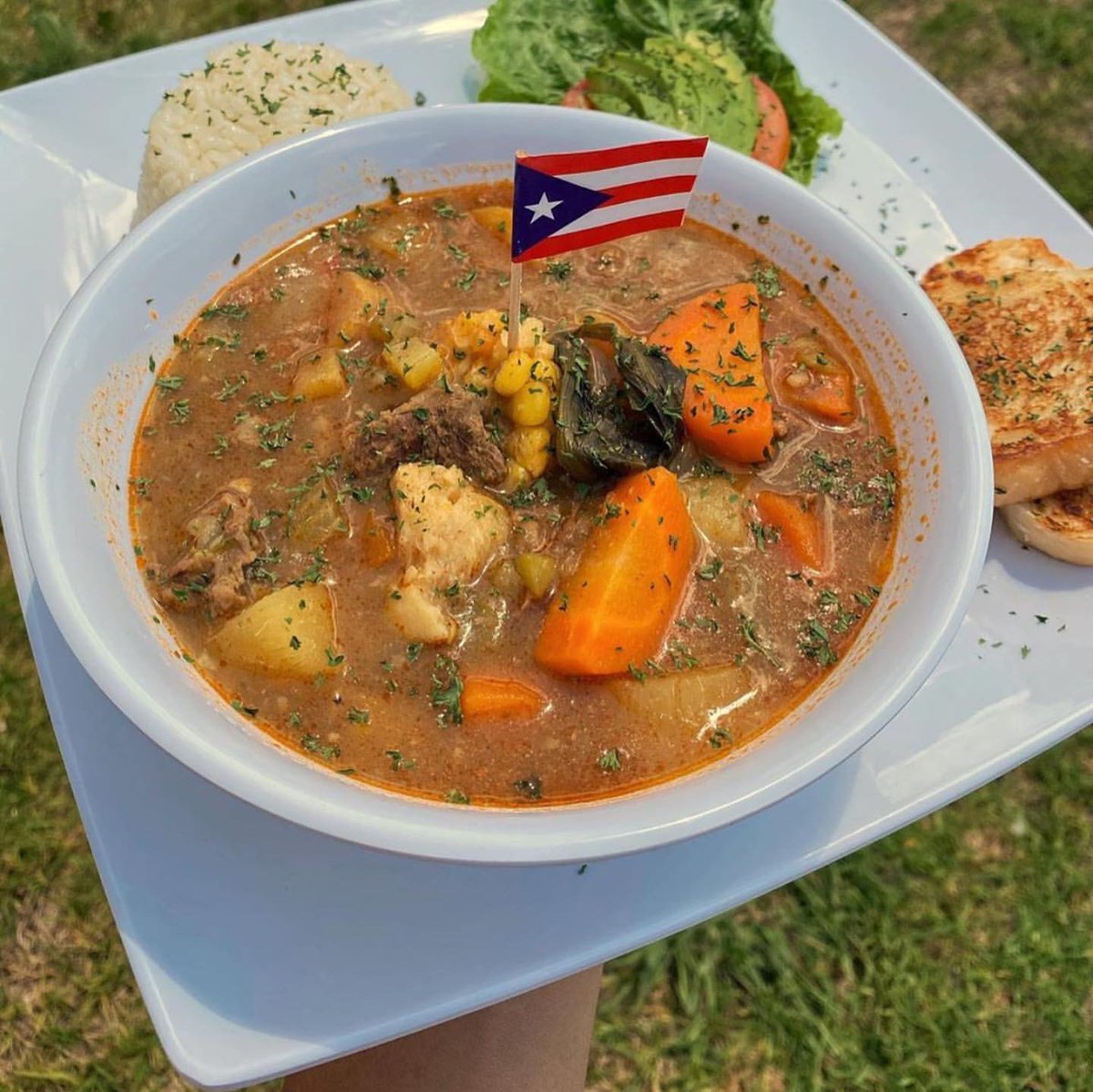 LatinRestWeeks's tweet photo. El Caribeño, a family owned Puerto Rican Cuisine offers such a variety selection of different plates you can enjoy! 🇵🇷🤤 https://t.co/JT03hwkunj