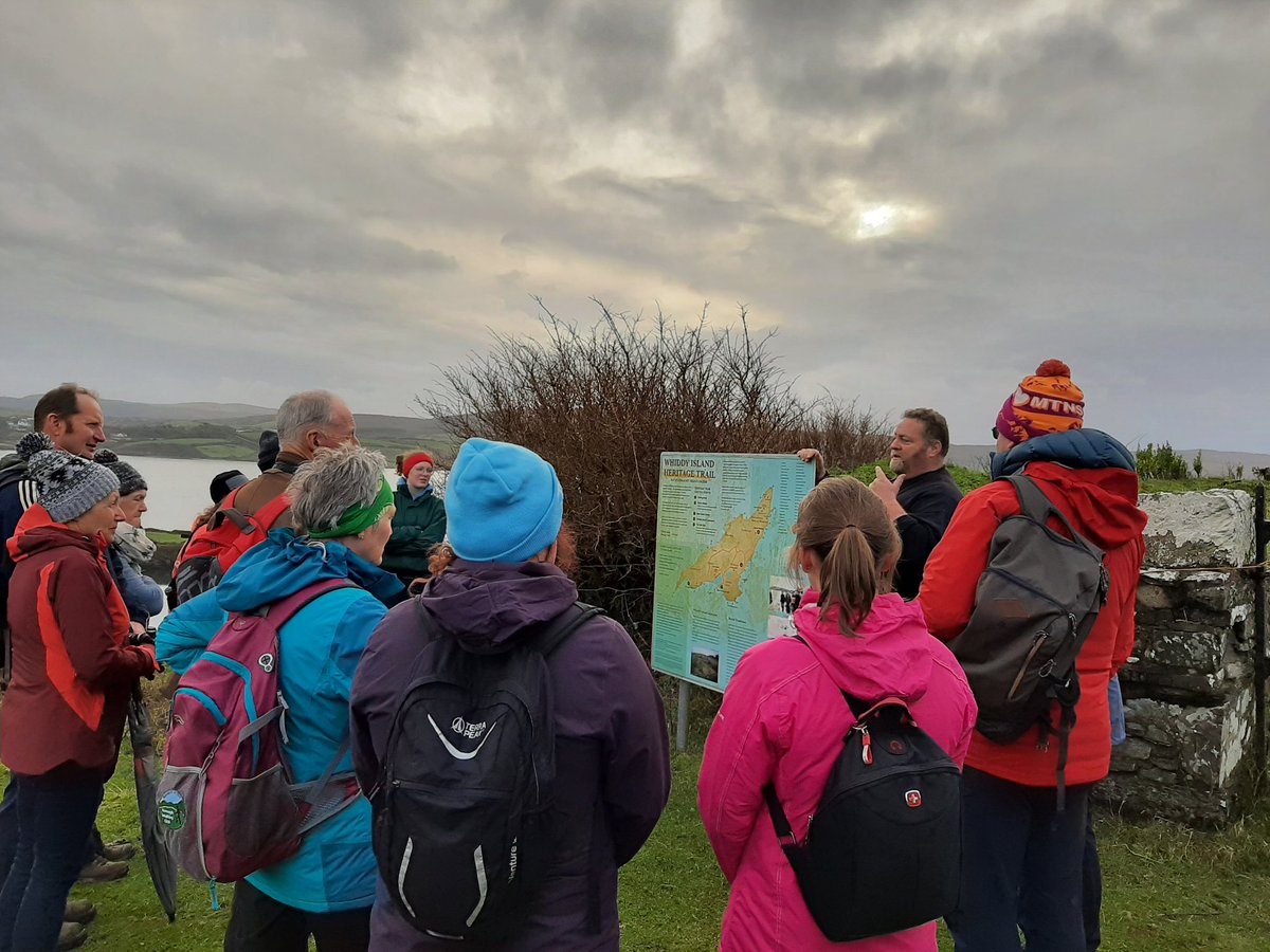 suzie_guerin's tweet photo. Finally getting to spend New Year's Eve on Whiddy, after two covid-aborted attempts! #EileensHouse is the perfect bolthole and today's tour with Tim (@whiddyisland) was an excellent mix of history and humour. Off to #BankHouse later!!! #highlyrecommended https://t.co/XyEUNS95Iv