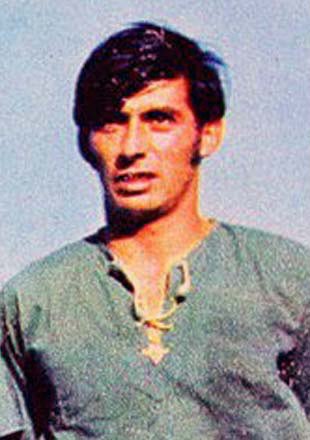 ccamposfutbol's tweet photo. Un 31/12/1946 nace en San Antonio, Fernando Arcadio Osorio Cabello, delantero y mediocampista surgido en O’Higgins (1963-1968) con pasos en Santiago Wanderers 1969;1974-1978;1982; Lota Schwager 1970-1971; Colo Colo 1972-1973; San Antonio Unido 1979; Rangers 1980;Trasandino 1981. https://t.co/GEGe9WOwy3