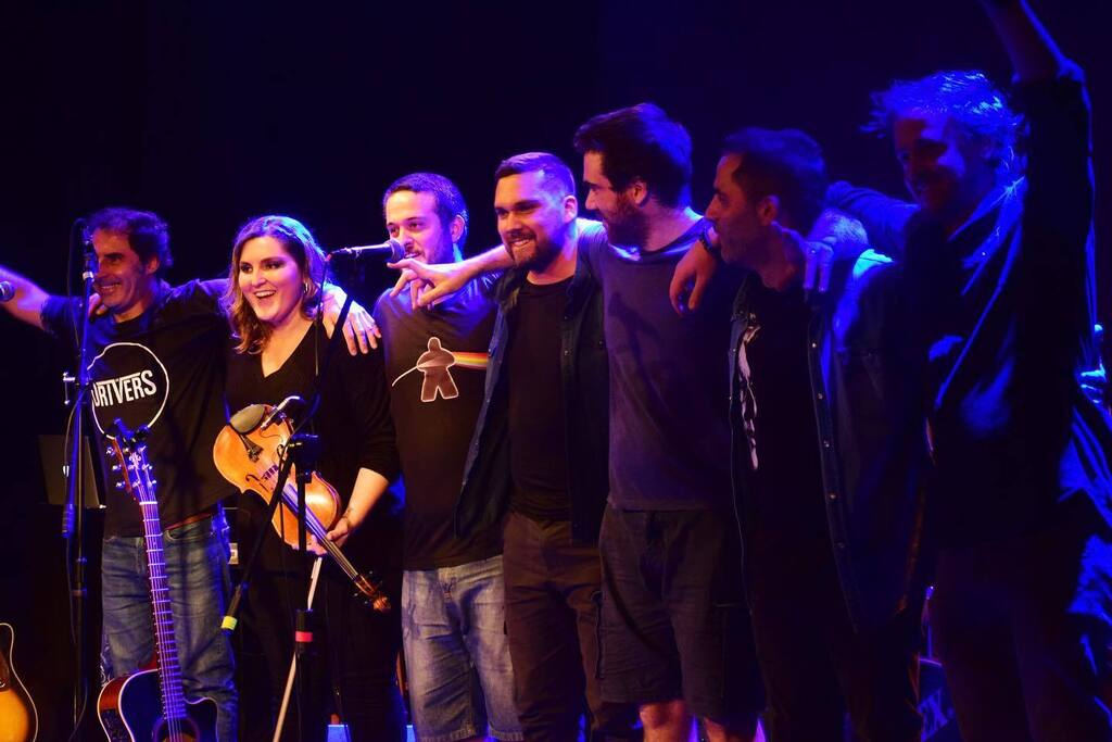 DriversLos's tweet photo. Cerramos el 2022 con la presentación de nuestro EP “VIVO EN TERMINAL GOES”✨

Gracias a todos por acompañarnos y apoyar nuestra música este año.

Los esperamos con sorpresas en el 2023 😎 https://t.co/usjatbKD0Z https://t.co/BVaLLv6nZe