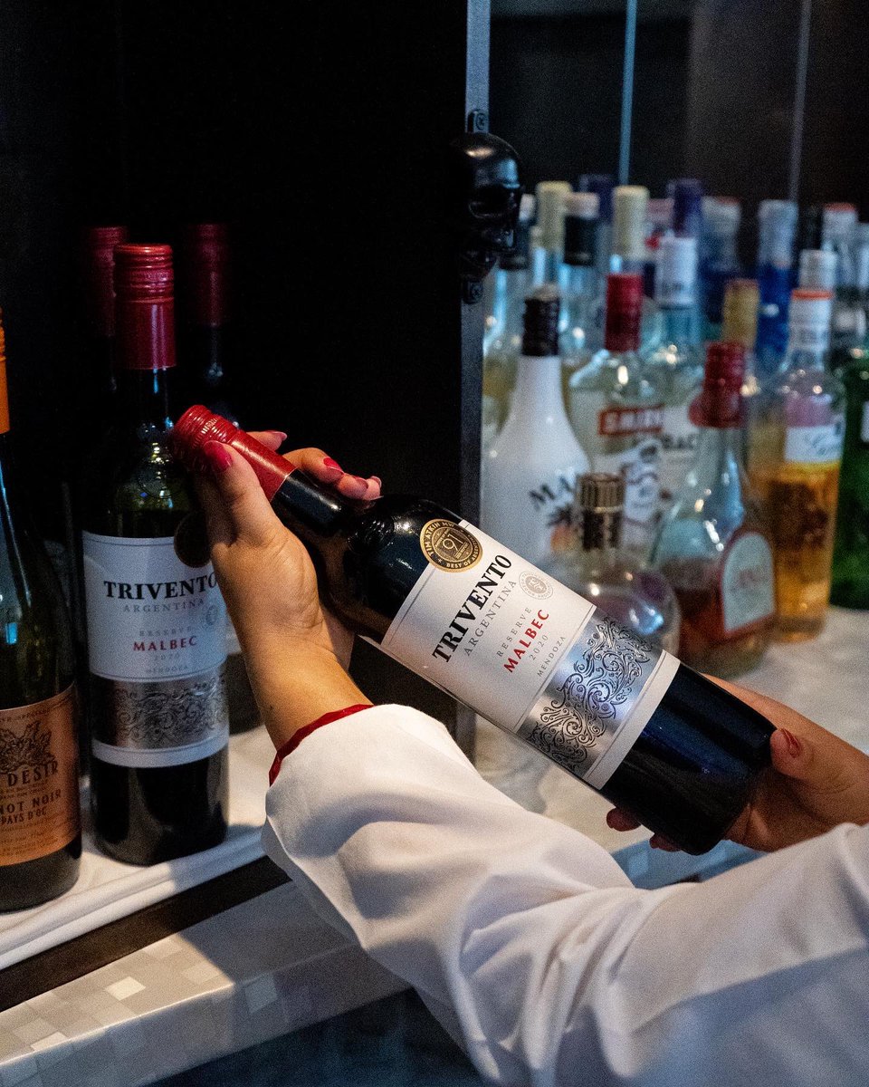 Happy #NewYearsEve! We’re looking forward to another year full of great company, celebrations and food in #2023NewYear 🥂 

🌟 How are you celebrating NYE?

#NYE #NYE2023 #hanwell #shepherdsbush