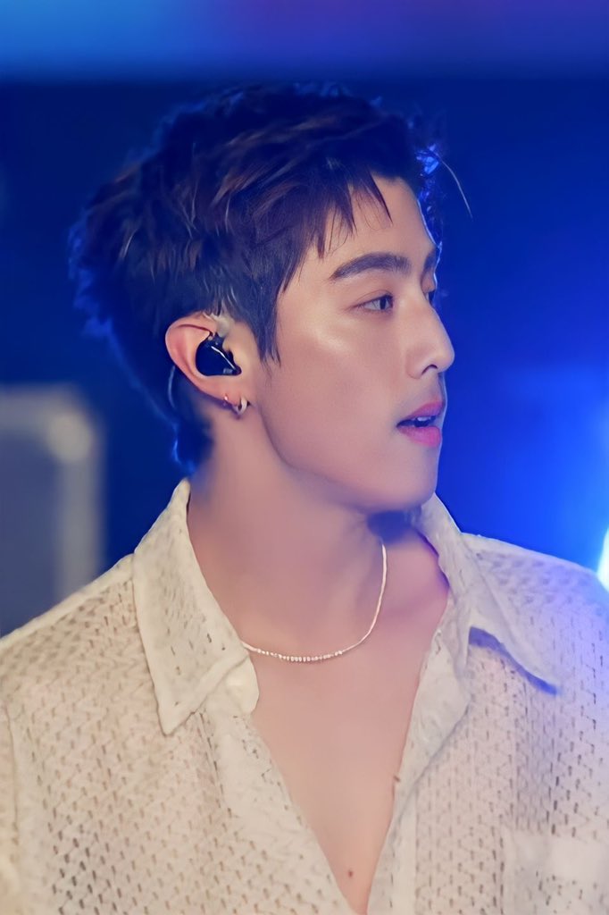 adoholic93's tweet image. 😭