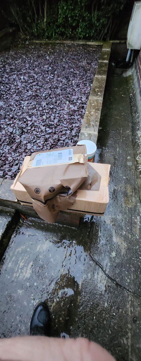 Leeeckert2's tweet photo. If your company uses #Evri as your delivery partner, I'll stop using your company. Absolutely shambolic service, delays, ghost delivery attempts, no card telling me my stuff was getting drenched #clowns @EVRi_Delivery @Myprotein and @Superdry use them, I recommend avoiding them. https://t.co/eoY5rikAde
