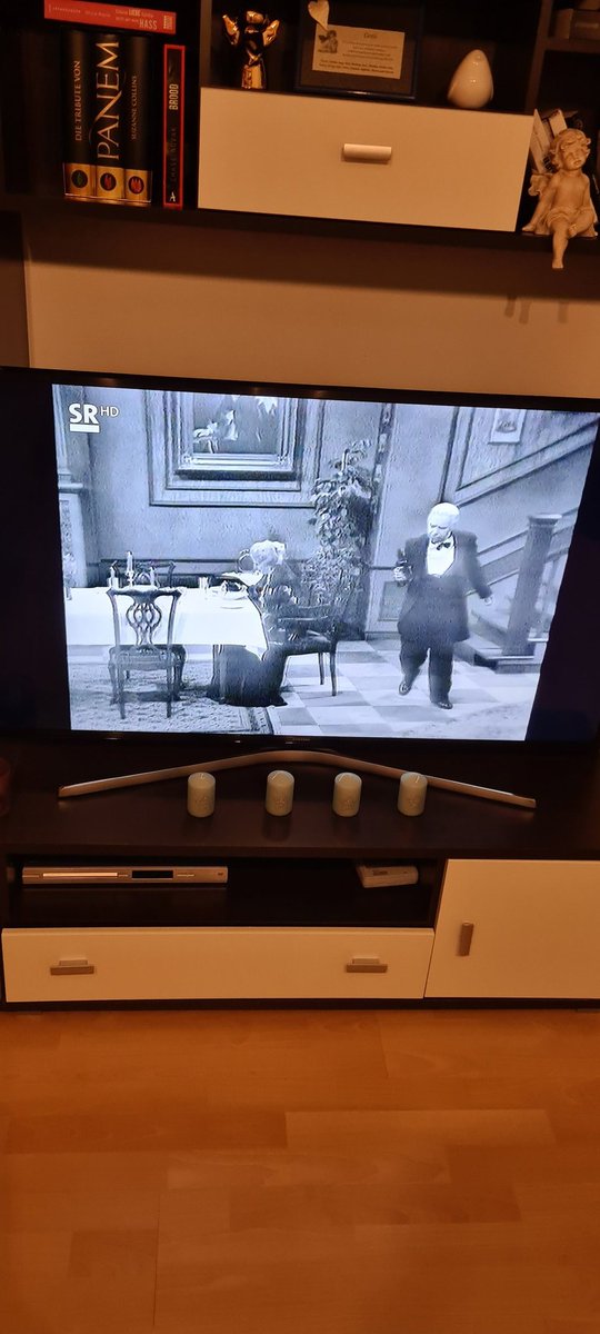 huddlkuh's tweet photo. same procedure as every year
#pflichtprogramm https://t.co/JMxMr4WDde