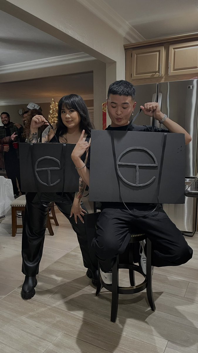 is that my bestie in a telfie?