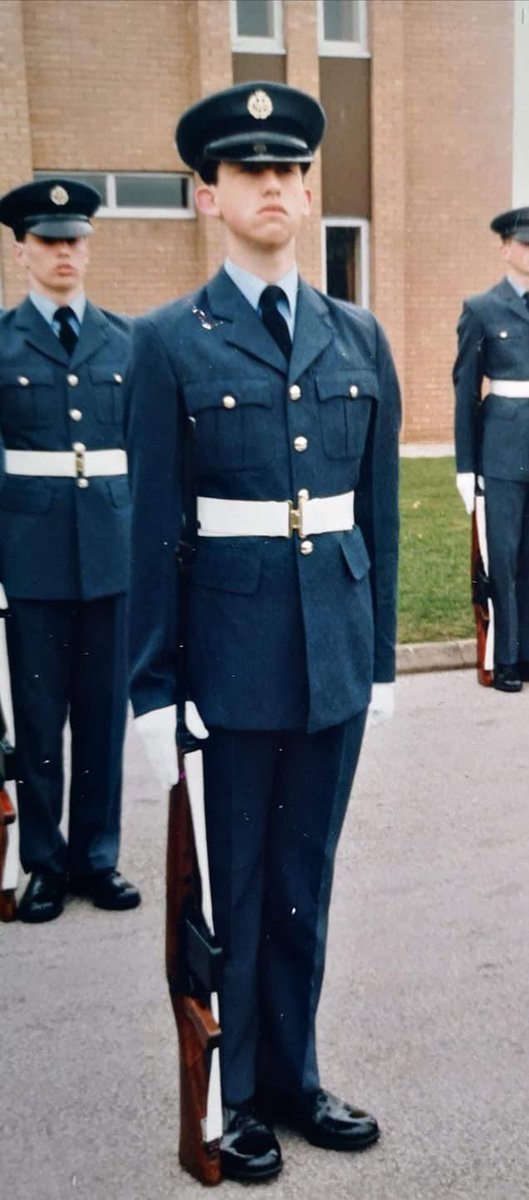 In this year’s honours, WO Dickson stands out. As my WO during command of @RoyalAirForce No1 Radio School, his discipline and empathy for those in training was incredible. His support to me was unbeatable; his Service inspirational! The epitome of a Warrant Officer. @AOC22Group