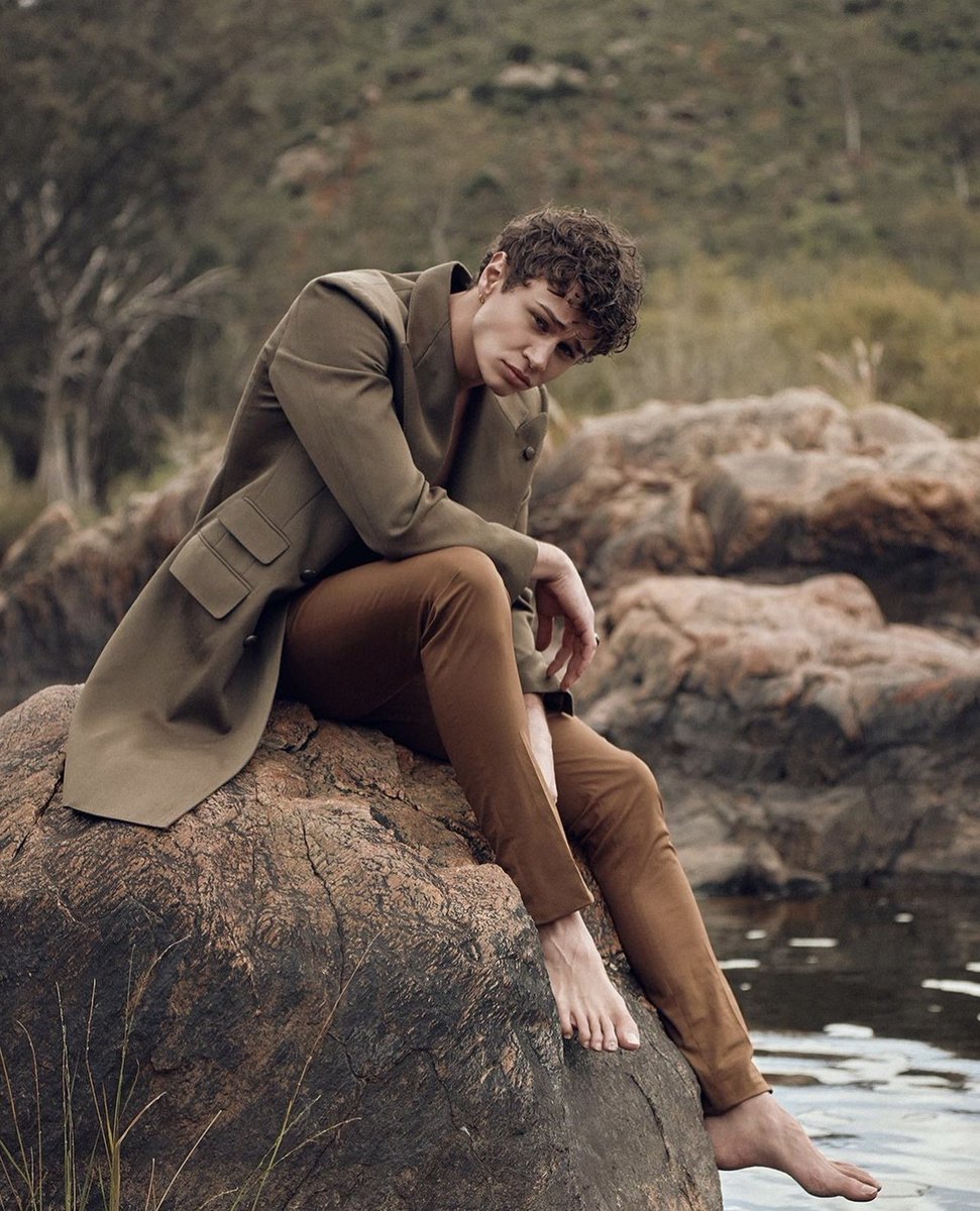 BarefootMales on Twitter "The actor Matt Evans who plays Theo in Home