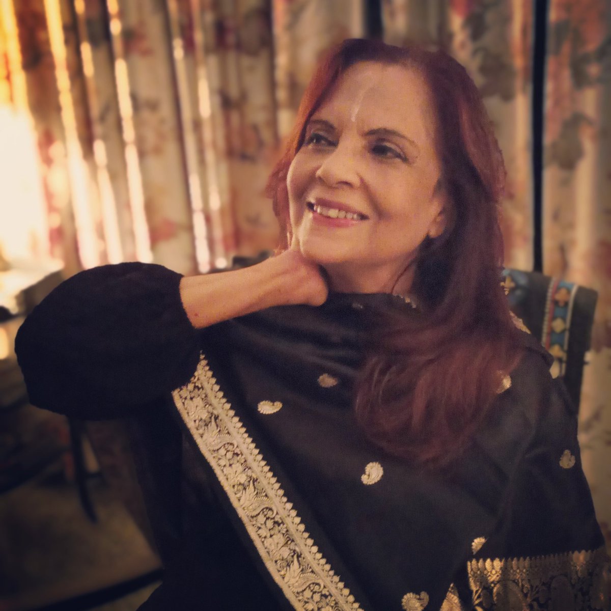 BelovedWitch2's tweet photo. As you go through the many twists and turns of the new year, may you always have a smile on your lips and strength in your heart. 
#NewYear #witch #wicca #NewYear2023 https://t.co/uxkFgqfuud