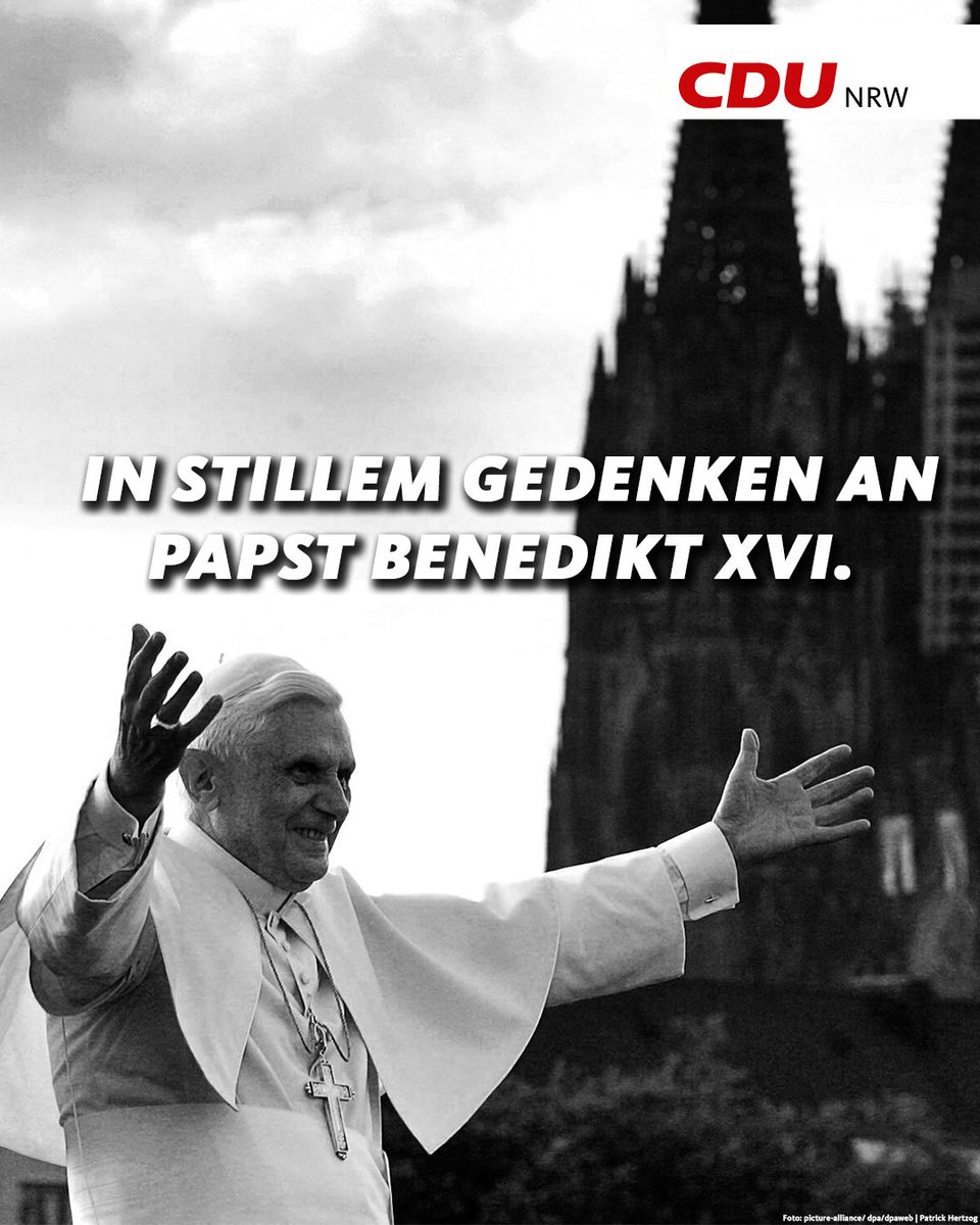 Wir trauern um Papst #BenediktXVI. Er war von 2005 bis 2013 der 265. Papst. 
Unvergessen ist bis heute sein Besuch in #NRW anlässlich des 20. Weltjugendtages 2005 in Köln. Höhepunkt war der Abschlussgottesdienst mit über 700.000 Gläubigen. /1