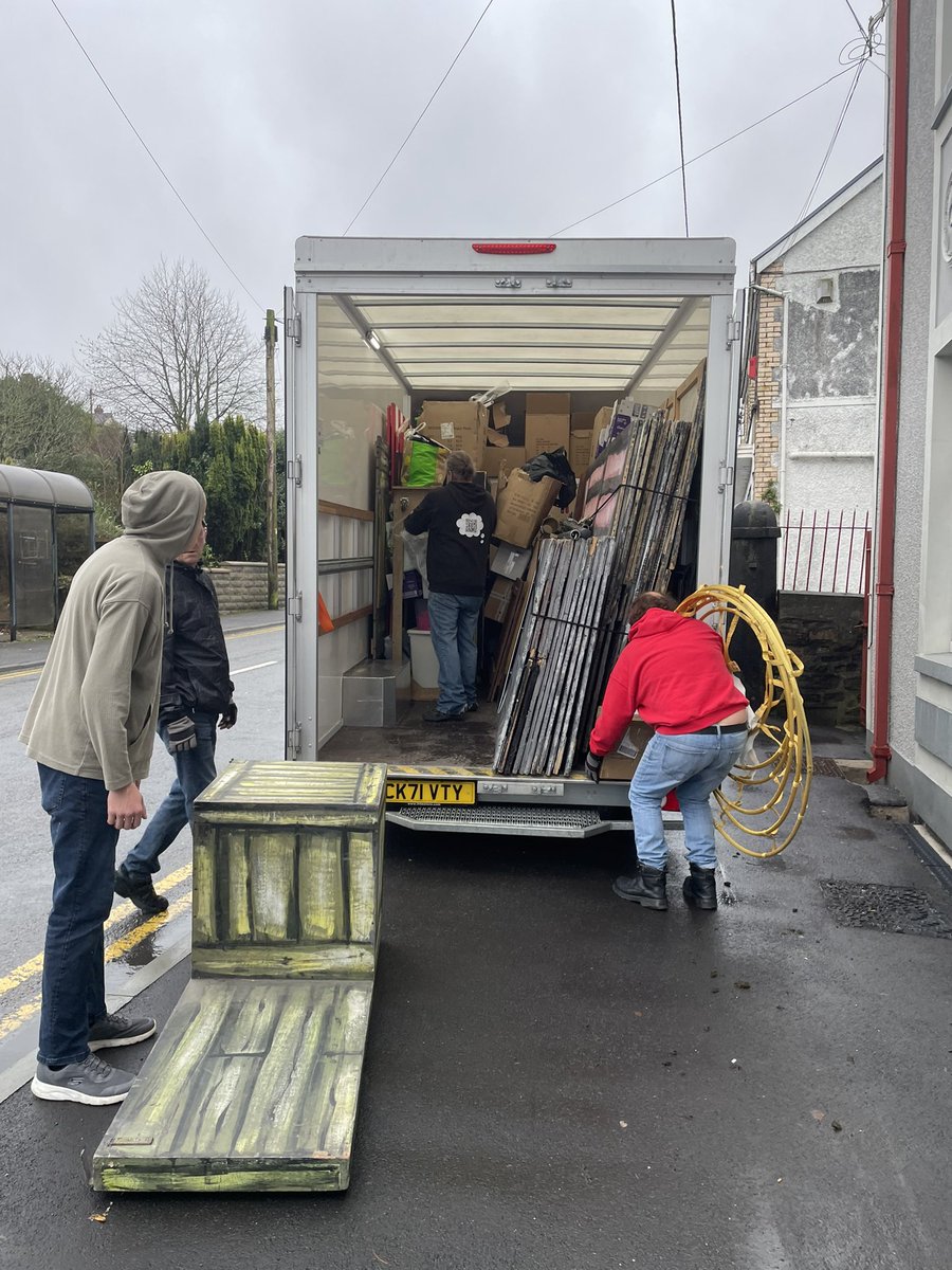 Rainbow Valley Productions (@owenmoneypanto) on Twitter photo We ve landed 🛬 at our West Wales 🏴 stop ‼️ Jack & the Beanstalk 🐮🫘🌱 <a href="/NeuaddBontHall/">Neuadd Goffa Pontyberem Memorial Hall</a> 🎭 next Friday for one weekend only 💥 <a href="/owenmoneycomic/">Owen Money</a> <a href="/Carmjournal/">Carmarthen Journal</a> <a href="/LlanelliStar/">Llanelli Star</a> <a href="/Llwydylights/">Llwyd Herniman</a> <a href="/RadioCarms/">Radio Carms</a> We ve landed 🛬 at our West Wales 🏴 stop ‼️ Jack & the Beanstalk 🐮🫘🌱 <a href="/NeuaddBontHall/">Neuadd Goffa Pontyberem Memorial Hall</a> 🎭 next Friday for one weekend only 💥 <a href="/owenmoneycomic/">Owen Money</a> <a href="/Carmjournal/">Carmarthen Journal</a> <a href="/LlanelliStar/">Llanelli Star</a> <a href="/Llwydylights/">Llwyd Herniman</a> <a href="/RadioCarms/">Radio Carms</a>