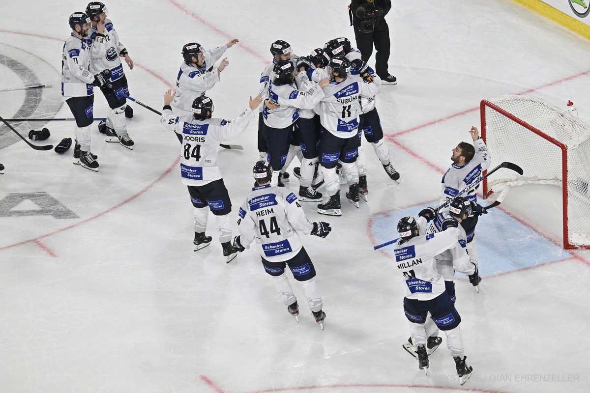 spenglercup's tweet photo. THE WINNER @HCAP1937 #SpenglerCup 2022 https://t.co/uoIjGHFjQ3