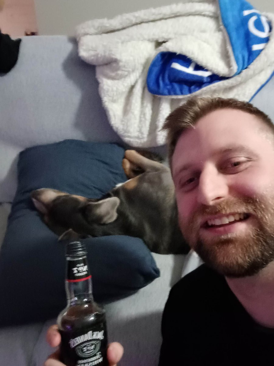 Passed out before midnight, what a bitch.

Happy New Year! 🤪🎉