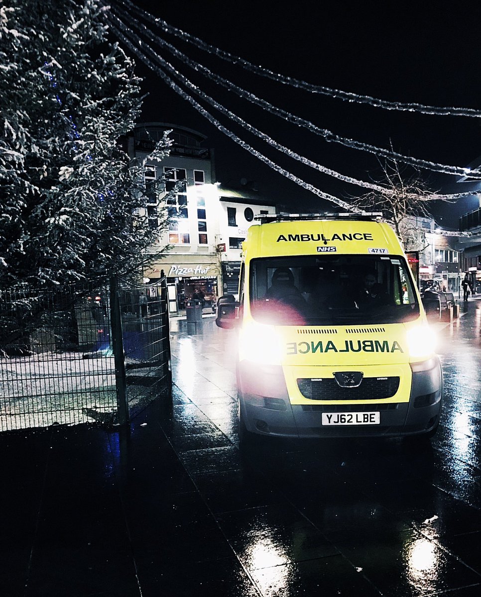 EMAS_TimH's tweet photo. Good luck to everyone out there working tonight. Big shout to our @SJAOperations colleagues in Leicester city centre tonight. Health services are challenged, very challenged so please look after each other. 111 to seek urgent care, 999 for life threatening emergencies. https://t.co/DFoCyjw04U