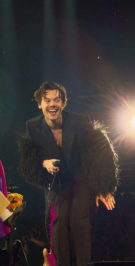 youbelongwithsf's tweet photo. el año ya se acaba, pero mi amor por louis y harry jamás 💘 https://t.co/7zqUGJ8L52