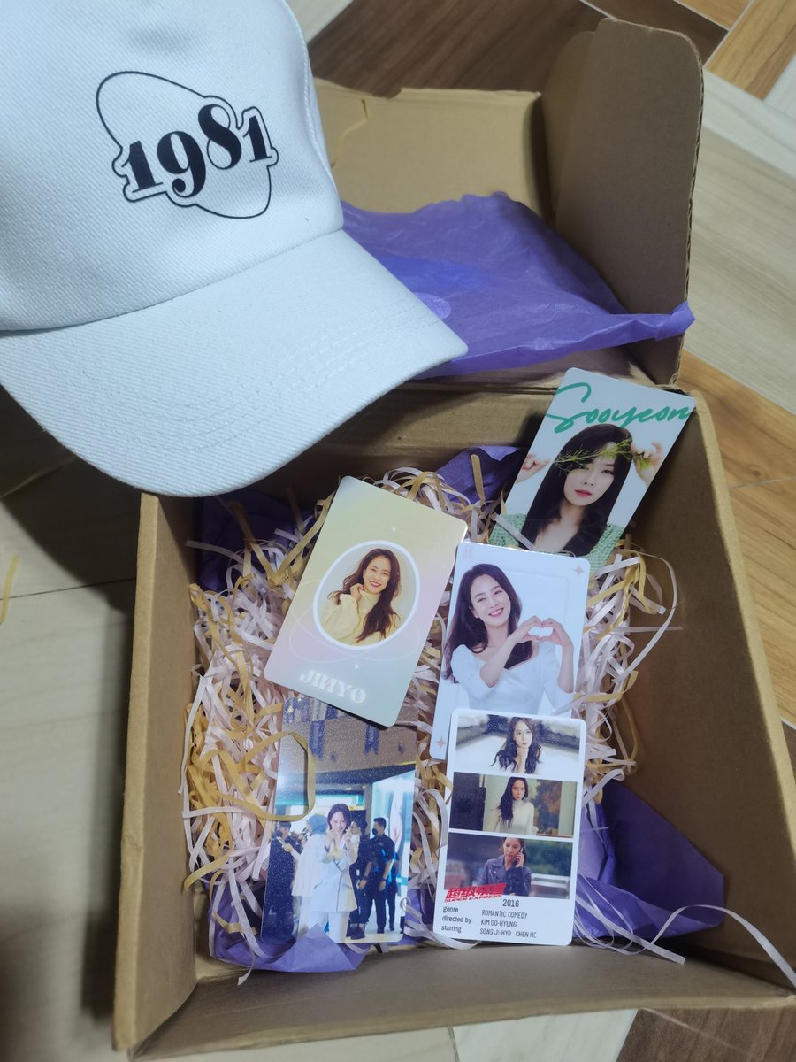 marsotrese1992's tweet photo. Received na! 🥰
Worth it ang pag iintay 😍
Ganda ng items ❤️
To more #SongJiHyo merchandise 💜
Thank you @prinas_ph ☺️
#PrinasPH #PrinasFeedbacks https://t.co/IeYOPbMRiv