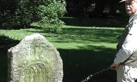 Messitizer's tweet photo. Me on Lahoz grave https://t.co/F8bQMy5yiz