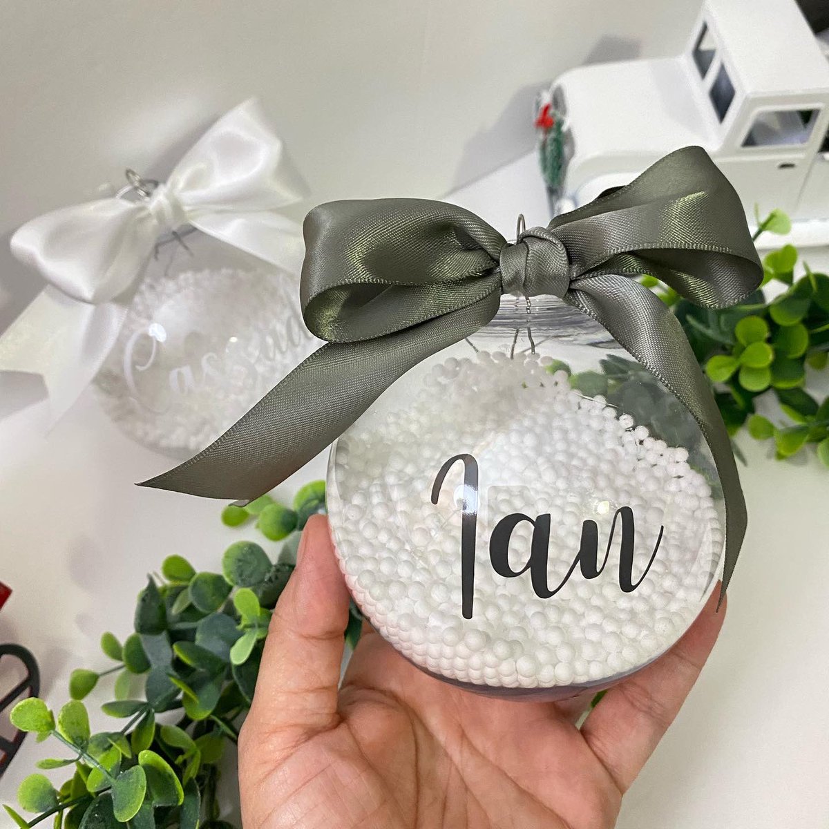 IdeasonCraft's tweet photo. 🎄Customized Christmas Ornaments 🎄

#IdeasOnCraft #ChristmasOrnaments #CustomOrnaments #Christmas #Handmade #ForNow #Now #Trending #fyp #Fy #Foryourpage #smallbusinessowner #smallbusiness #IdeasOnCraft✨💫 https://t.co/SrgeeJmO8n