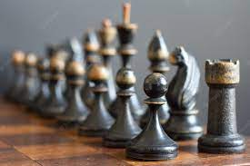 marinhos's tweet photo. Em 1926 Albert Einsten disse que Deus não jogava dados. 
A minha suspeita é de que em 2022 Deus jogou xadrez. 
Do tabuleiro da vida terrena, Ele retirou uma rainha, depois um rei e, no apagar das luzes, um bispo.

#Deus #Xadrez #RainhaElizabeth #ReiPele #PapaBentoXVI https://t.co/2nK4PZvAO4