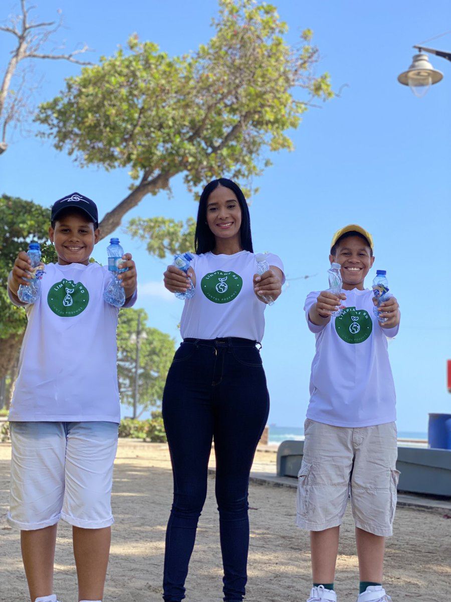Llenos de energía y entusiasmo cerramos nuestra última jornada de reciclaje del año 2022♻️🙌🏼 <a href="/limpiamerd/">Limpiamerd</a> 

Punto Nuvi Plaza Güibia, Malecón de Santo Domingo. 

@nuvird <a href="/reciclamerd/">RecíclameRD</a> 

#JuntosPodemos #SomosLimpiameRD #Nuvi #JornadaDeReciclaje #LimpiameRD