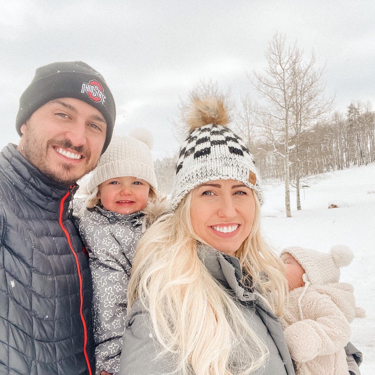 courtneyforce's tweet photo. Came out to beautiful Colorado to bring in the new year with the Rahal side of the fam. ❤️ We took Harlan (and Tinley) sledding with her cousins and she didn’t want to stop. ❄️🛷 #LittleSpeedDemon #CousinTime #Rahals https://t.co/2STcgFdjyS