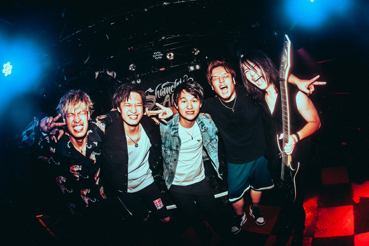 txsxa_band's tweet photo. 2022年は新しくKohが加入した記念すべき年でした！🎉
復活をお祝いして下さりありがとうございました！！🔥

2023年も既にいくつかLIVE決まってます！新曲もぼちぼちやっていこうかと考えてるのでお楽しみに！
皆様良いお年を🤘 https://t.co/67GhLbG8am