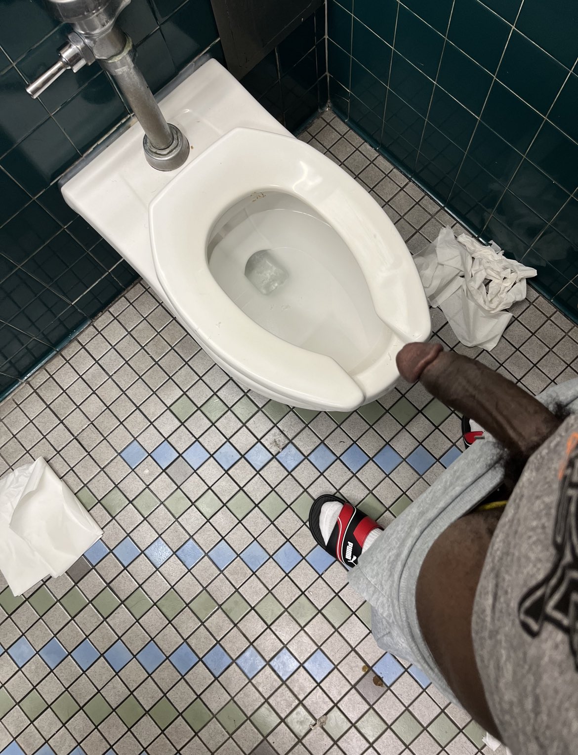 Gym Bathroom Hard 🍆 https://t.co/tYLD0ptHt9