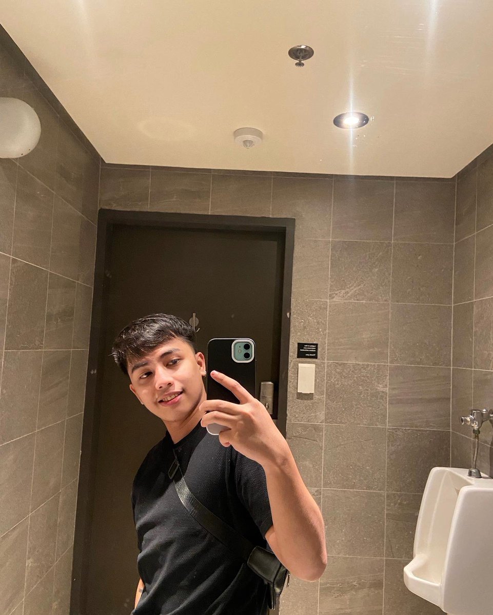 JeycetiiJr's tweet photo. Happy New Year Everyone 🫶🏻❤️ https://t.co/vYzeHO9rzK