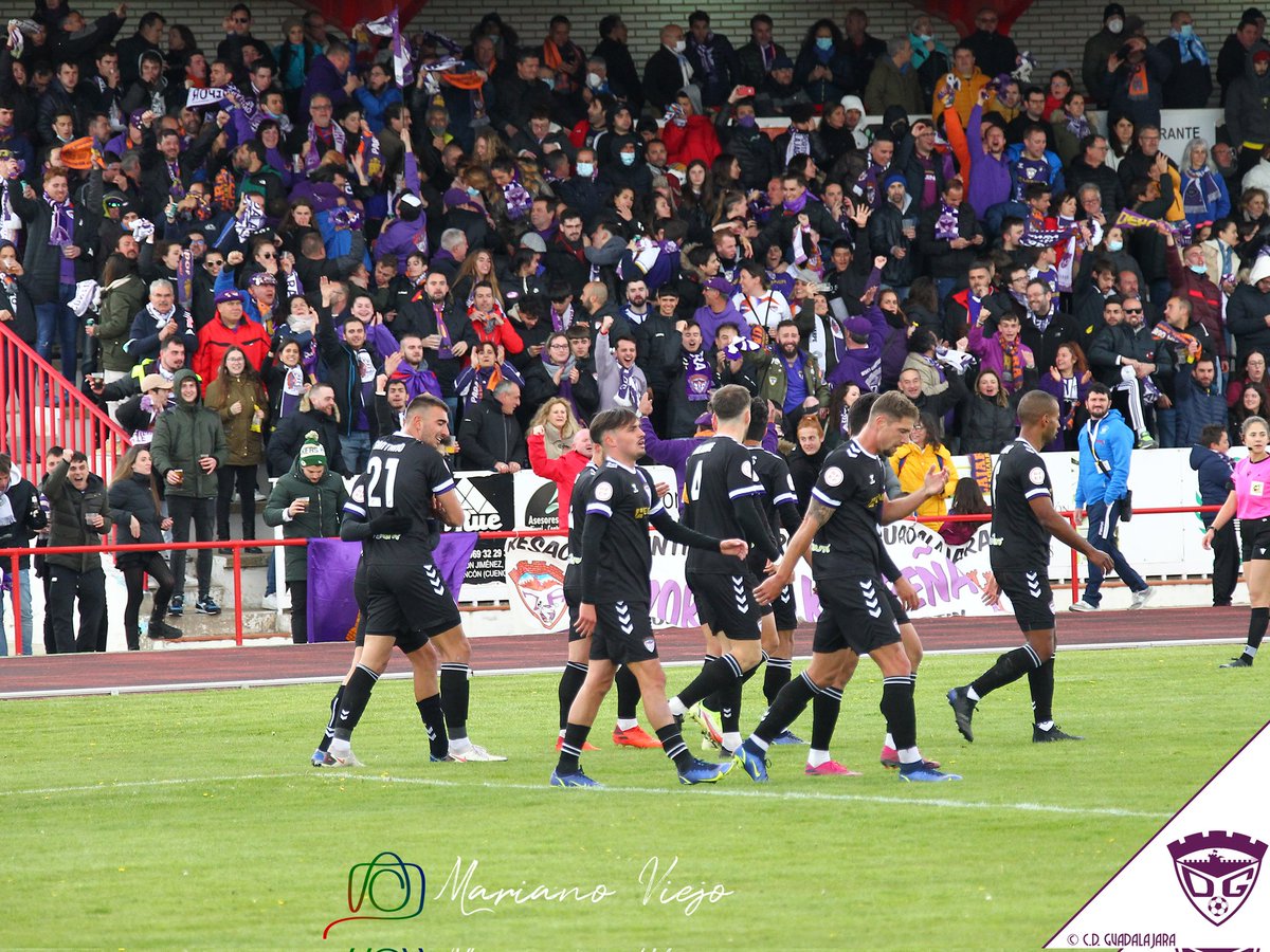 deporguada's tweet photo. 3. 𝐓𝐨𝐜𝐚𝐫 𝐞𝐥 𝐜𝐢𝐞𝐥𝐨
El 23 de abril teñimos Tarancón de morado 
Fue un día histórico en el que logramos ascender y ser campeones de liga por primera vez en la historia https://t.co/dsvXU1EIYg
