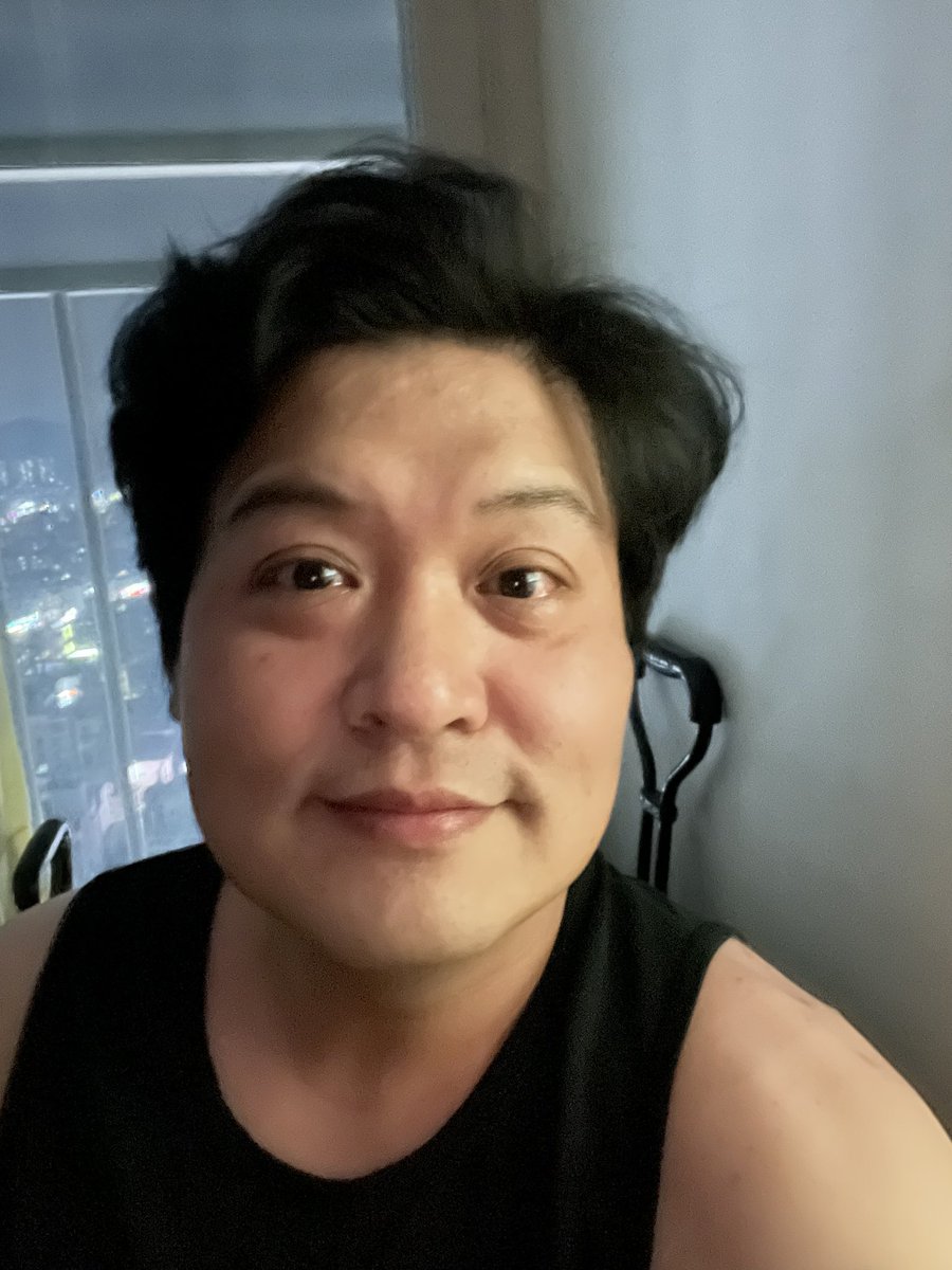 절 아는 분들 사랑합니다 항상 감사하는 마음으로 열심히 살고 있어요!!! 몇분 안 남은 올해 마무리 잘 하시고 내년에도 화이팅!!!