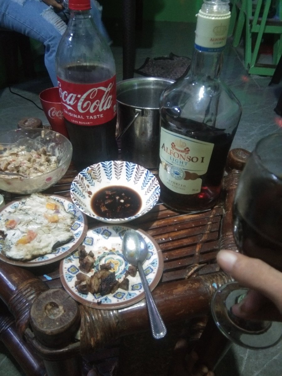 patrickreye1's tweet image. Shot na everyone
Happy new year sa into😊