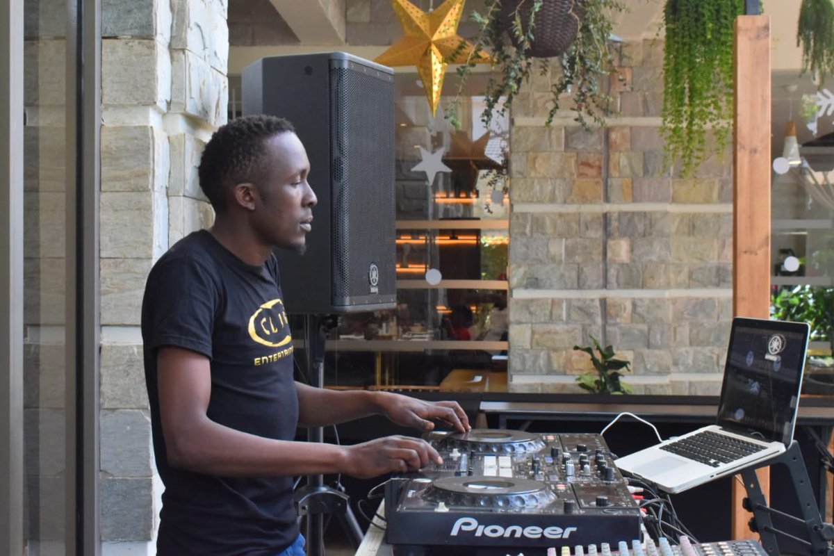 cliqevents's tweet photo. Earlier images. It's all systems go at Alba Hotel Meru. Great entertainment, food, drinks and splendid fireworks display. Mapema ndio best. Secure your space now for an exquisite new year crossover.
#newyear2023
#albahotelsmeru
#kamanuandband
#cliqdjs https://t.co/x3AirF19qT