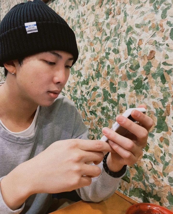 RapJonnie's tweet photo. Adieu 2022

Happy new year Army 🎉 https://t.co/y6lKQbqi1P