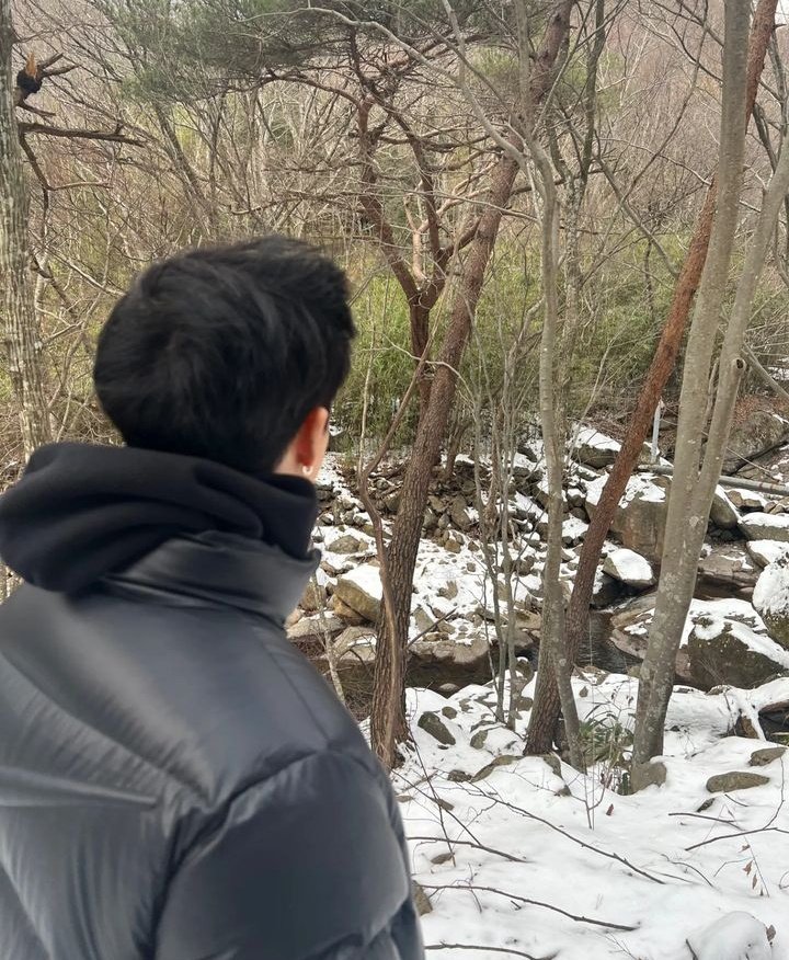 RapJonnie's tweet photo. Adieu 2022

Happy new year Army 🎉 https://t.co/y6lKQbqi1P