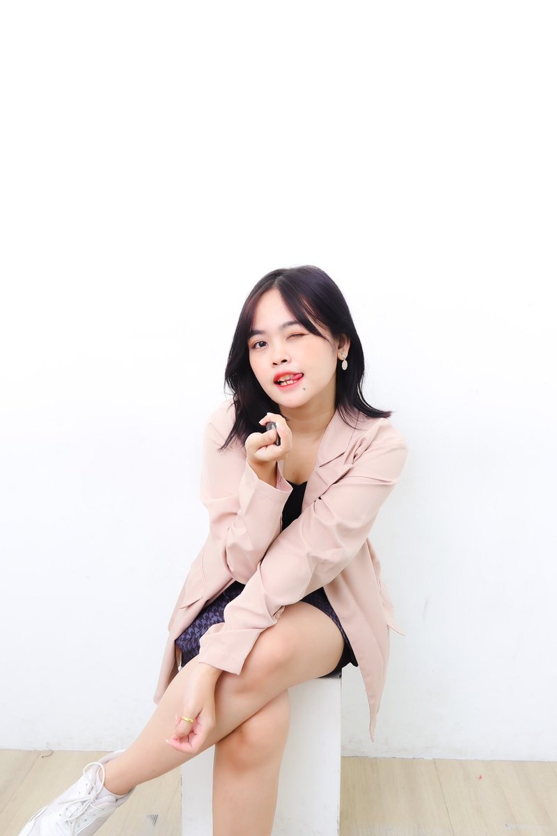Rep_RakyatChika's tweet photo. [ #YELLOWSIDE ] Seru banget lagu barunya 💛💛💛💛 nemenin tahun baru nih , congrats yaaa @ohayaou https://t.co/i3Ismm5eOK