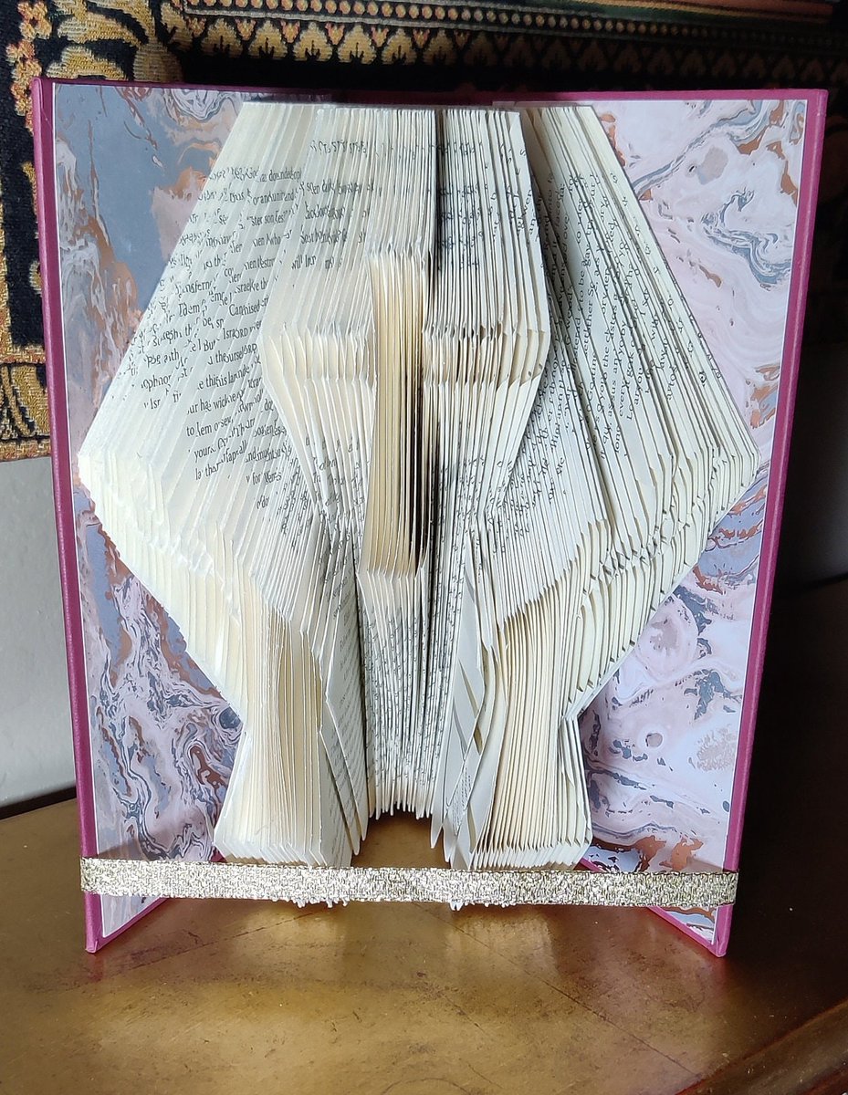 casady_sandra's tweet photo. Excited to share the latest addition to my #etsy shop: Praying Hands and Cross Folded Book https://t.co/0Pe5CaxVLJ #black #baptism #christmas #white #bedroom #inspirationalsaying #tabletop #christianart #foldedbook https://t.co/Jfb8fjqhgg