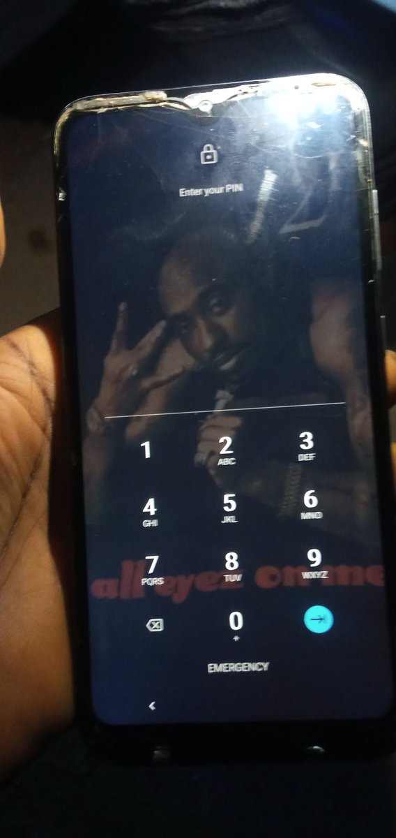 UcheKhalifa1's tweet photo. @Ekitipikin Boss abeg help me, my phone is not touching well even to type is taking me more than 30 minutes write this, abeg help with 18,000 I promise to pay back by January please boss🙏🙏😥😥 https://t.co/MAAHaF6RcK
