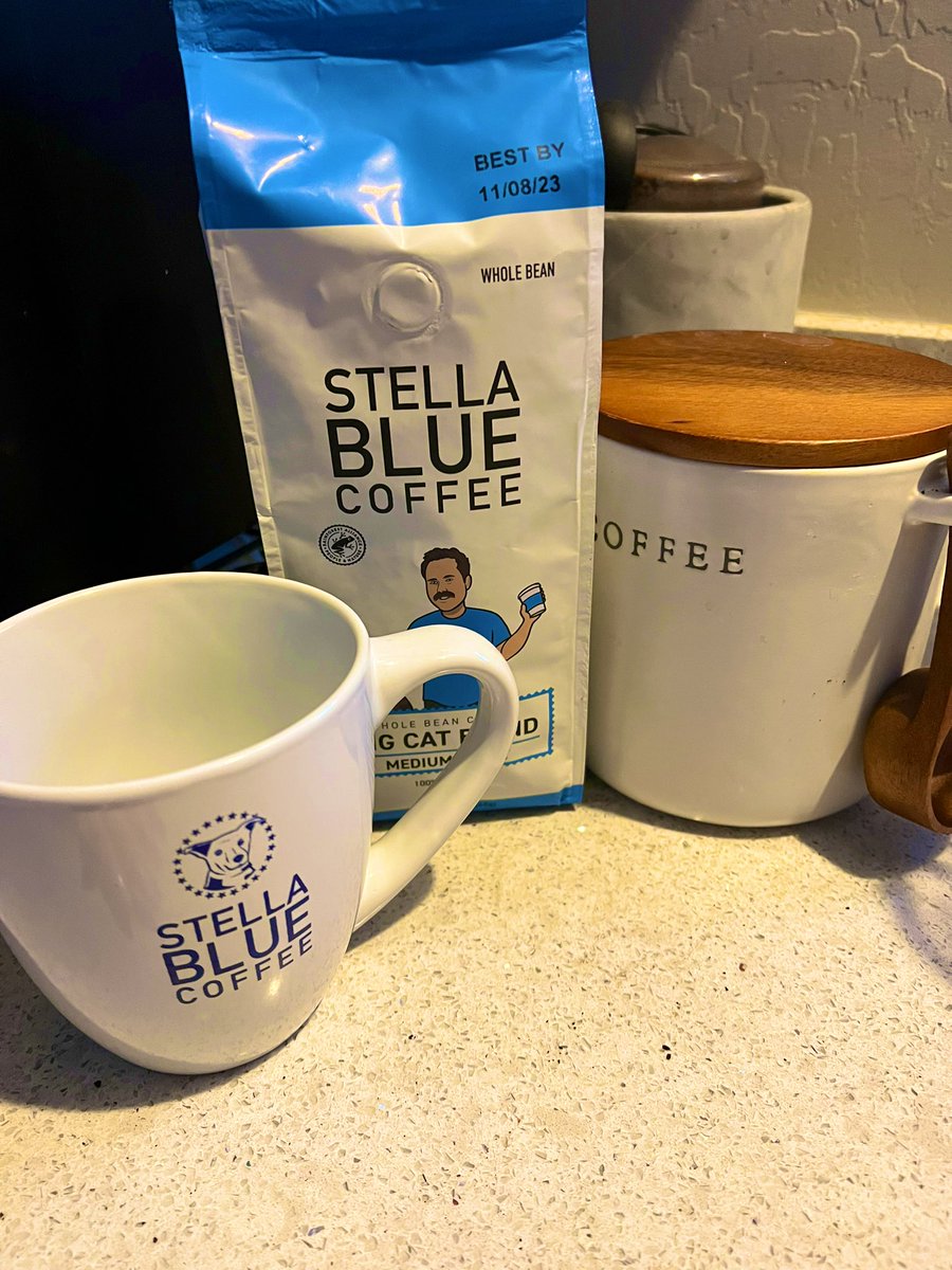DanielleLV's tweet photo. We’ve got that good-good brewing this morning ☕️ @BarstoolBigCat @t_rel13 @StellaBlueCoff https://t.co/7WBPaWKVBg