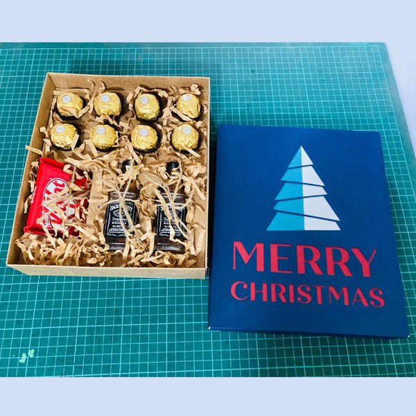 choco_insight's tweet photo. 🎄🎄Christmas Packages #newyearsrilanka 🎄🎄
#handcrafts #smallbusiness #giftingsrilanka #giftforhim #giftbox #magicbox #FerreroRocher #giftsfromtheheart #srilanka #giftssetsforher #giftssetsformen #giftingoptions #hampersrilanka #goodgifts #mysterybox #loveforhim #NewYear2023 https://t.co/YwfeYObpyQ