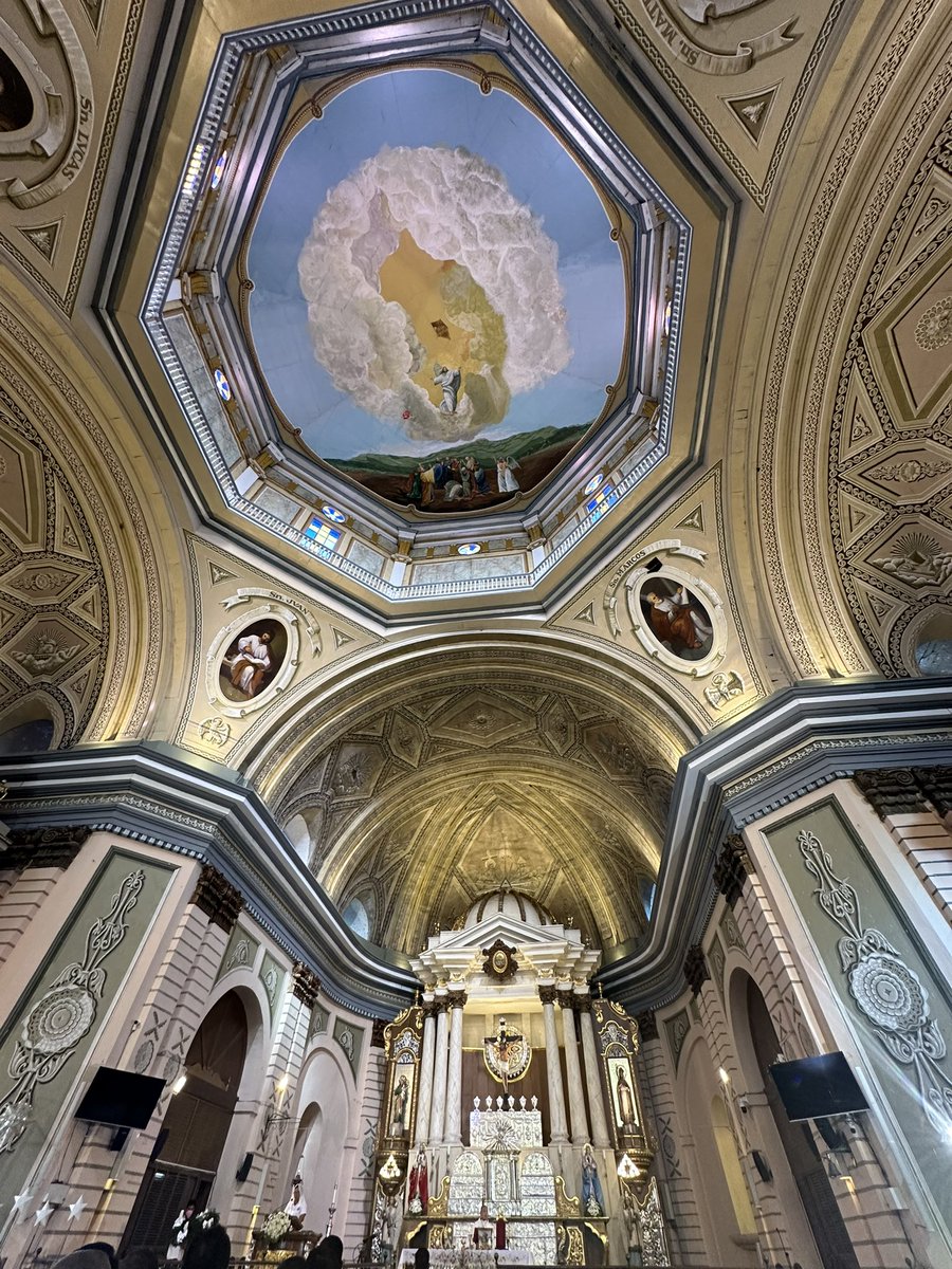 juliusbng's tweet photo. 📍Taal Basilica https://t.co/DgwoJiR3Dn